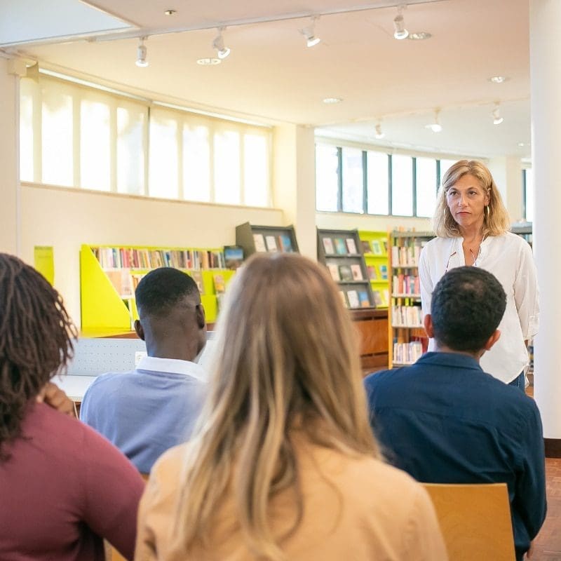 Quelle formation après 45 ans ? 3 FORMATIONS-EN-COMMUNICATION