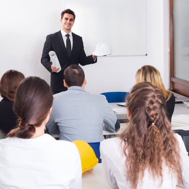 Où trouver une formation pour adultes ? 3 FORMATIONS-PROPOSEES-PAR-LES-UNIVERSITES-ET-ECOLES-SUPERIEURES