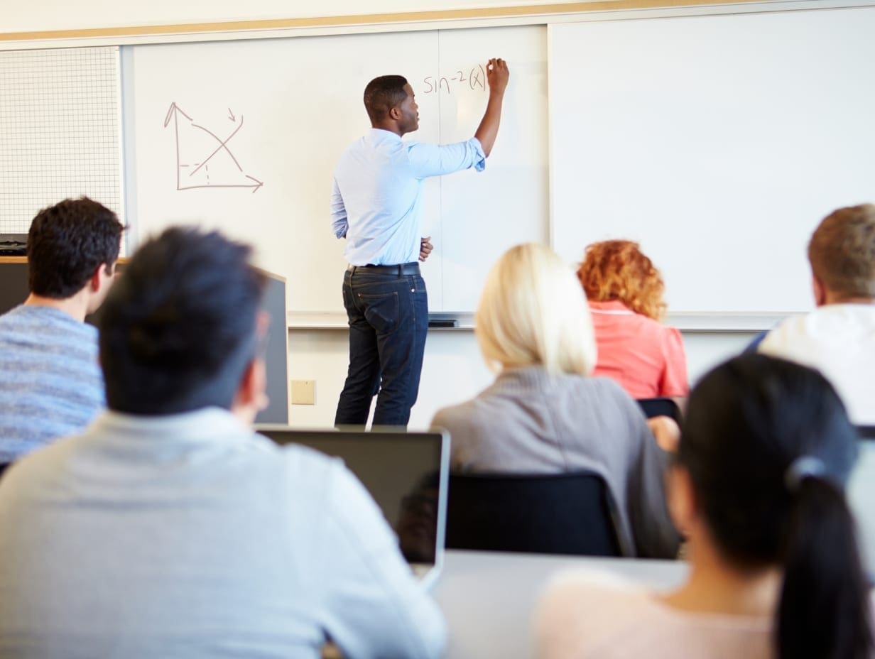 Qu'est-ce que l'AIF de France Travail ? 2 AVANTAGES ET LIMITES DE LAIF